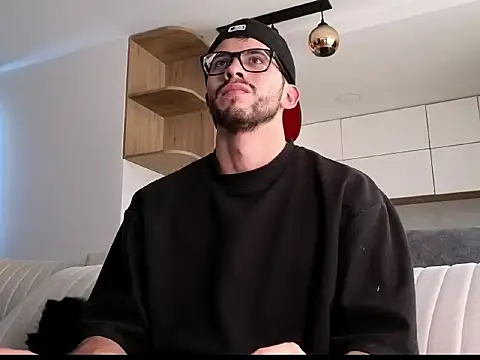 Phantom Bigger1 online show from December 19, 7:00 pm