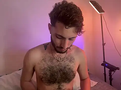 axel giracr online show from December 24, 7:22 pm