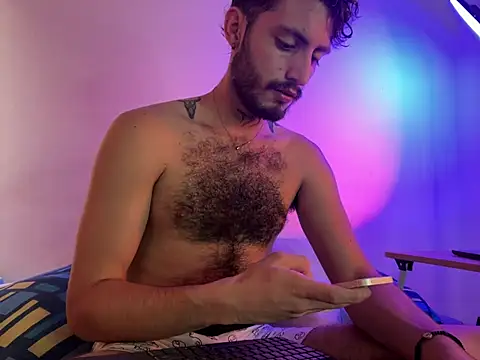 axel giracr online show from December 17, 7:48 pm