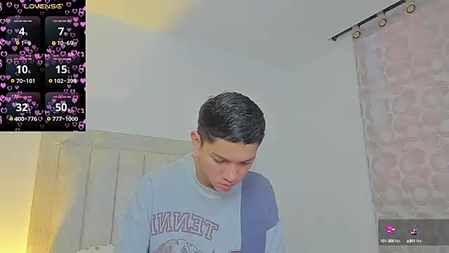 JulianRose 1 online show from March 11, 11:12 am