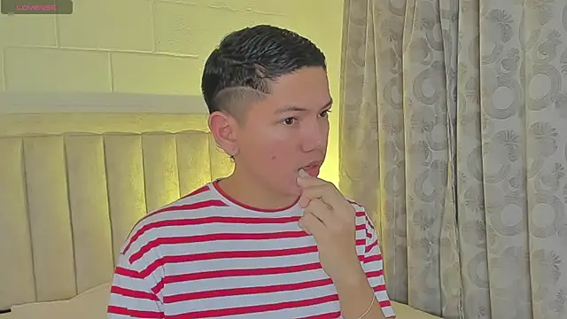 JulianRose 1 online show from February 7, 11:12 am