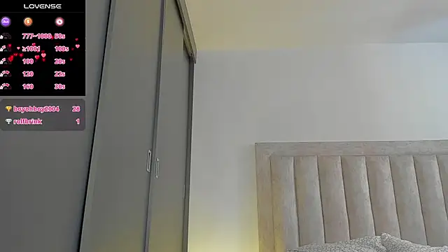 JulianRose 1 online show from September 26, 1:42 pm