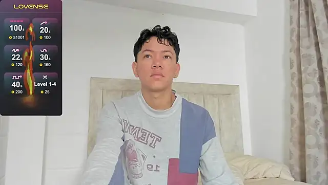 JulianRose 1 online show from December 10, 11:00 am