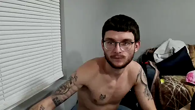 hungkubenski online show from December 2, 2:14 am