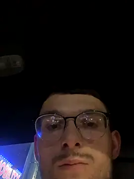 hungkubenski online show from October 25, 8:05 am