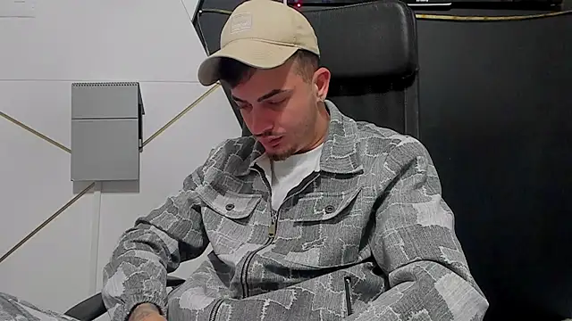 BrandonTate online show from April 21, 3:45 am