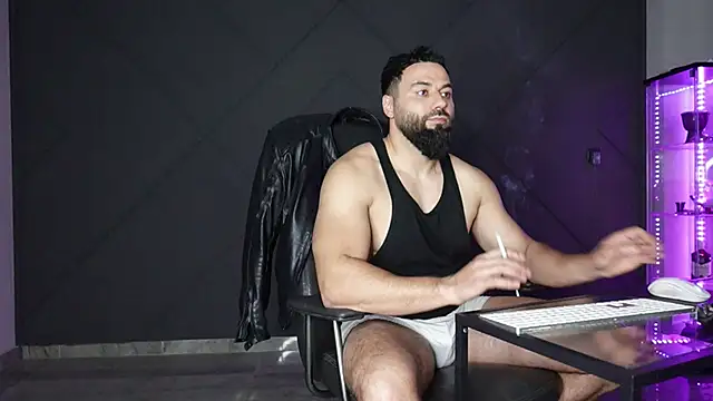 mattmasterss online show from April 18, 7:07 pm