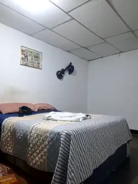 andresbigcock9 online show from April 27, 1:02 am