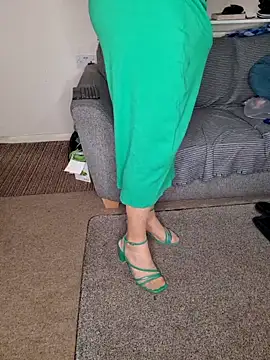 ellie-tv online show from February 10, 2:44 pm