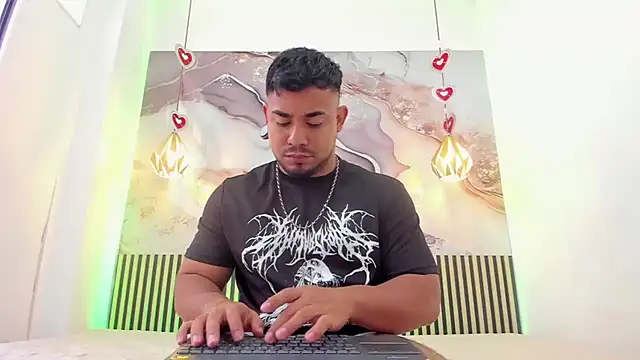 BrianMalonee online show from April 9, 12:22 pm