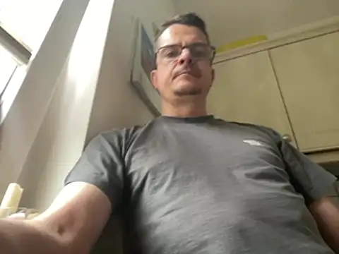 deskriptive online show from June 12, 4:16 pm