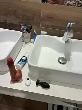 CurieuX1234xh online show from March 13, 12:46 pm