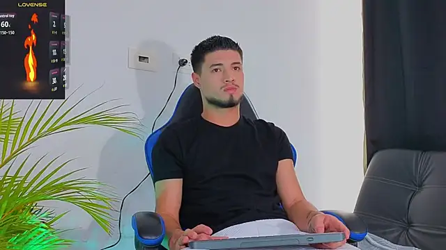 EdwardRoss  online show from November 10, 7:41 pm