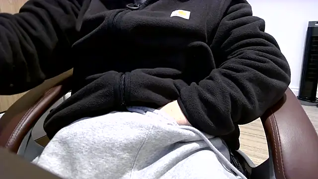 alwayshornyuk online show from February 13, 12:21 pm