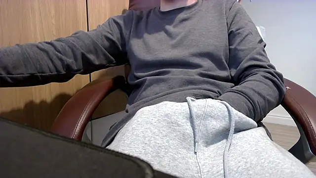 alwayshornyuk online show from February 7, 2:56 pm