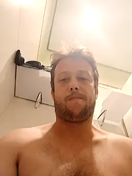 LELUZ88 online show from March 4, 7:32 pm