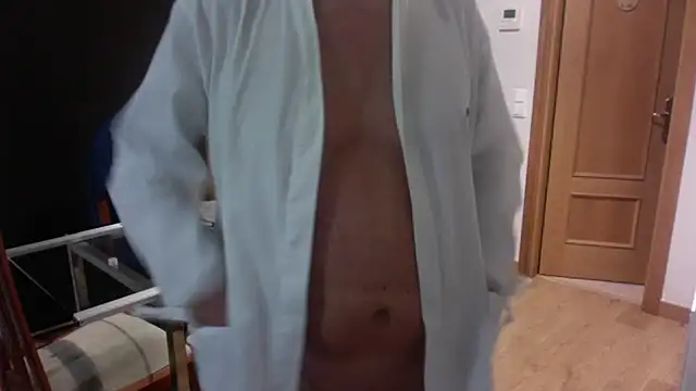 Snapshot of nakedalways999 chatting on December 14, 11:07 am nakedalways999 online show from December 14, 11:07 am