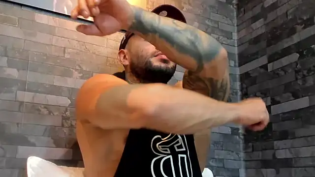 BruceDallas online show from January 17, 3:20 am