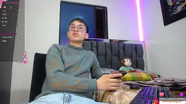 Mr daren  online show from January 6, 5:49 pm