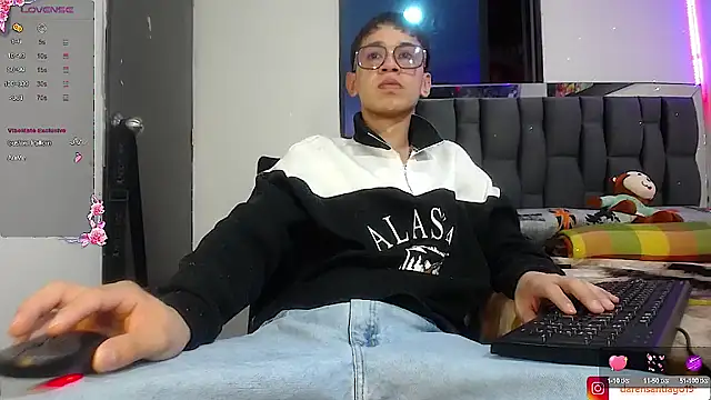 Mr daren  online show from January 7, 5:42 pm