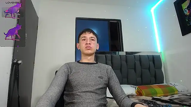 Mr daren  online show from February 13, 6:05 pm