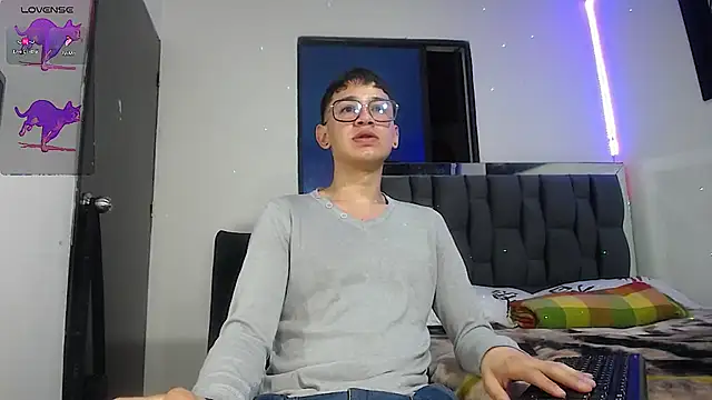 Mr daren  online show from February 10, 5:41 pm