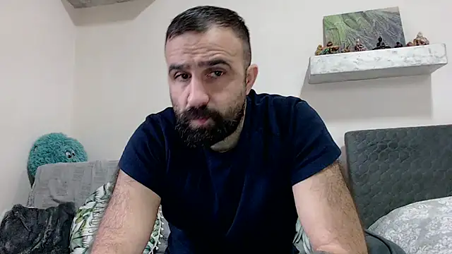 Snapshot of ivat80 chatting on December 20, 6:29 am ivat80 online show from December 20, 6:29 am