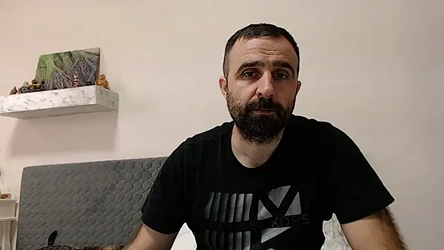 Snapshot of ivat80 chatting on February 6, 1:21 pm ivat80 online show from February 6, 1:21 pm