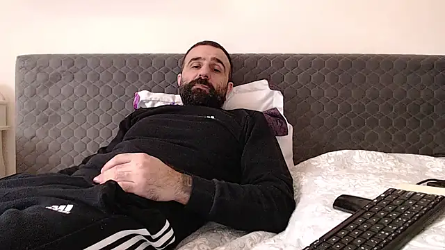 Snapshot of ivat80 chatting on January 30, 9:47 am ivat80 online show from January 30, 9:47 am