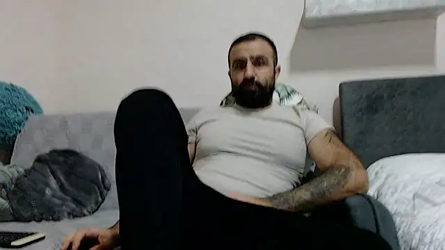 Snapshot of ivat80 chatting on December 13, 7:10 pm ivat80 online show from December 13, 7:10 pm