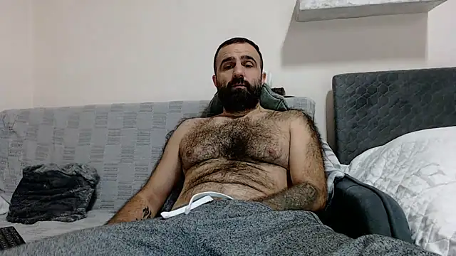 Snapshot of ivat80 chatting on December 11, 5:12 am ivat80 online show from December 11, 5:12 am