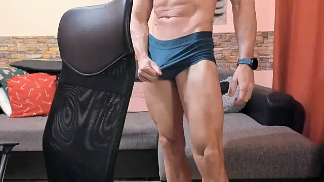 HotHunkTrainer online show from March 27, 9:21 am