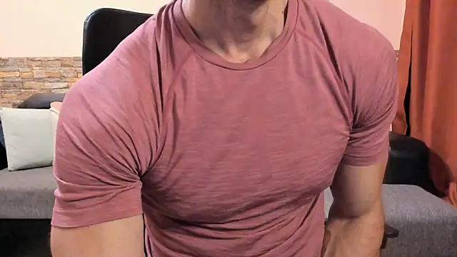HotHunkTrainer online show from July 19, 8:20 am