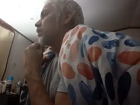 Xoc8  online show from February 14, 3:07 pm