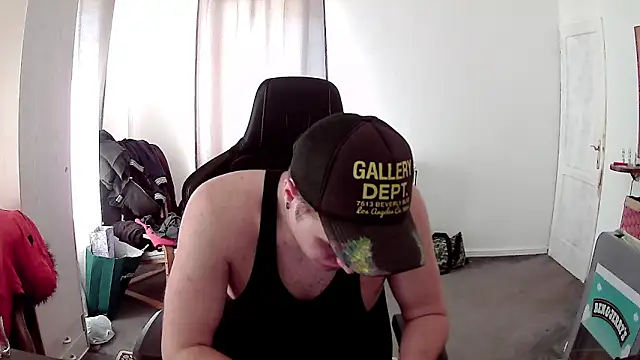 PKrisztian online show from April 7, 1:55 pm