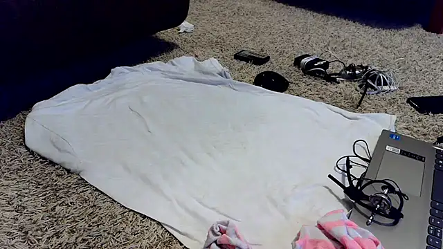 femgui69 online show from April 19, 2:27 pm