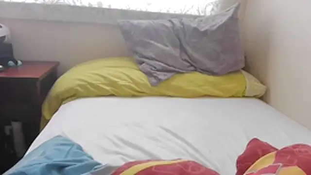 jeandz18 online show from October 31, 12:30 pm