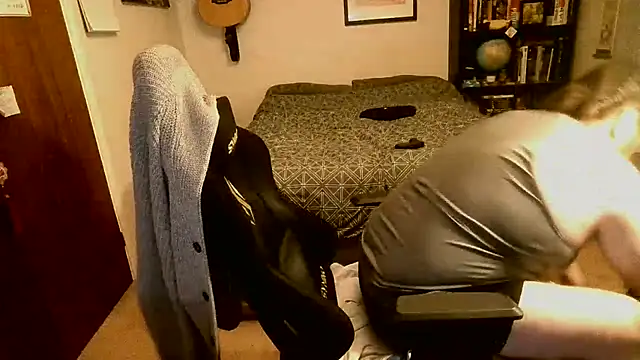 Hairy Guy30 online show from March 9, 10:04 pm