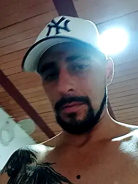 Snapshot of fire_menxxx001 chatting on December 13, 5:00 pm fire menxxx001 online show from December 13, 5:00 pm