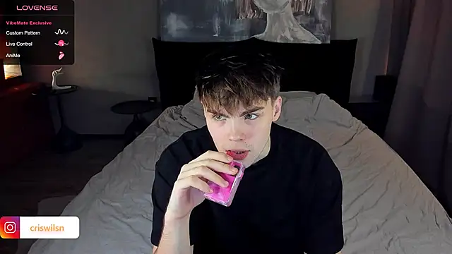 Snapshot of simonwnl chatting on December 8, 3:02 pm simonwnl online show from December 8, 3:02 pm