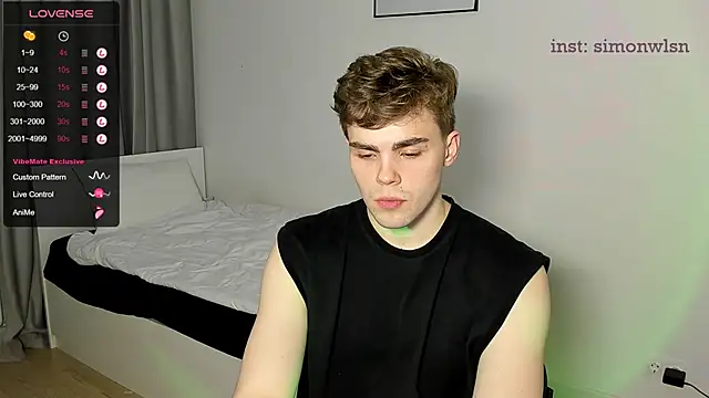 Snapshot of simonwnl chatting on March 20, 8:08 pm simonwnl online show from March 20, 8:08 pm