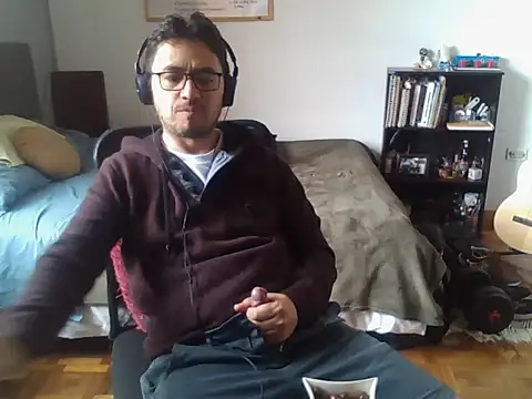 Snapshot of Diptongo chatting on October 26, 5:37 pm Diptongo online show from October 26, 5:37 pm