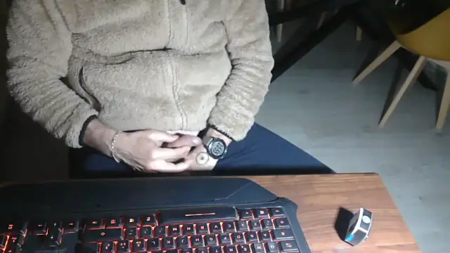 Adri gard online show from March 5, 9:55 pm