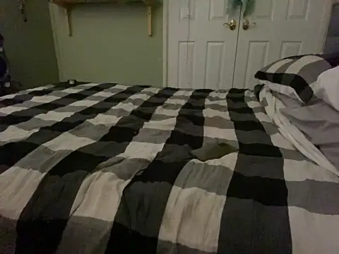 Snapshot of Sweetpasses chatting on December 11, 6:37 am Sweetpasses online show from December 11, 6:37 am