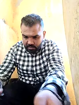 Snapshot of ListedLoin chatting on February 20, 8:28 am ListedLoin online show from February 20, 8:28 am