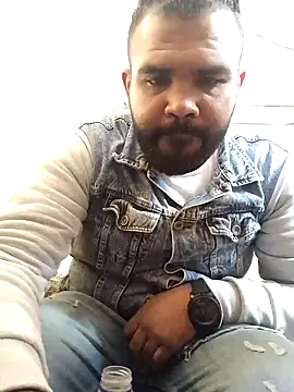 Snapshot of ListedLoin chatting on December 21, 8:18 am ListedLoin online show from December 21, 8:18 am