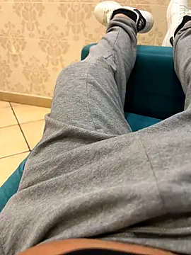 Snapshot of Teloficco chatting on December 7, 12:09 am Teloficco online show from December 7, 12:09 am