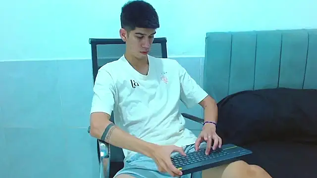 jhony-sex online show from December 23, 2:42 am