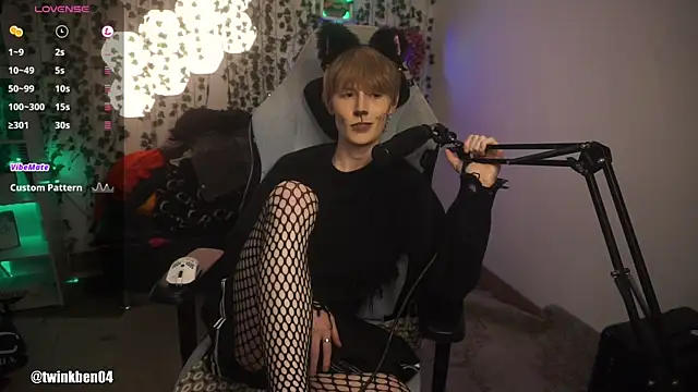 twinkben online show from October 13, 8:37 pm