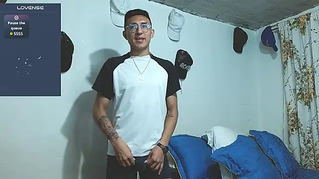 samfox  online show from April 18, 11:00 am